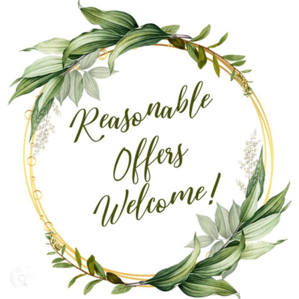 Meet your Posher, Heather Mica 🦚🌿🌚🍄